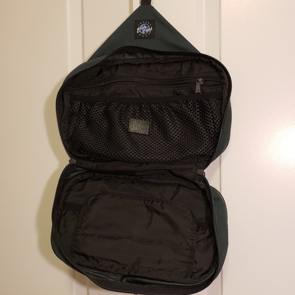 eagle creek Bags Eagle Creek Hanging Green Toiletry Bag Poshmark